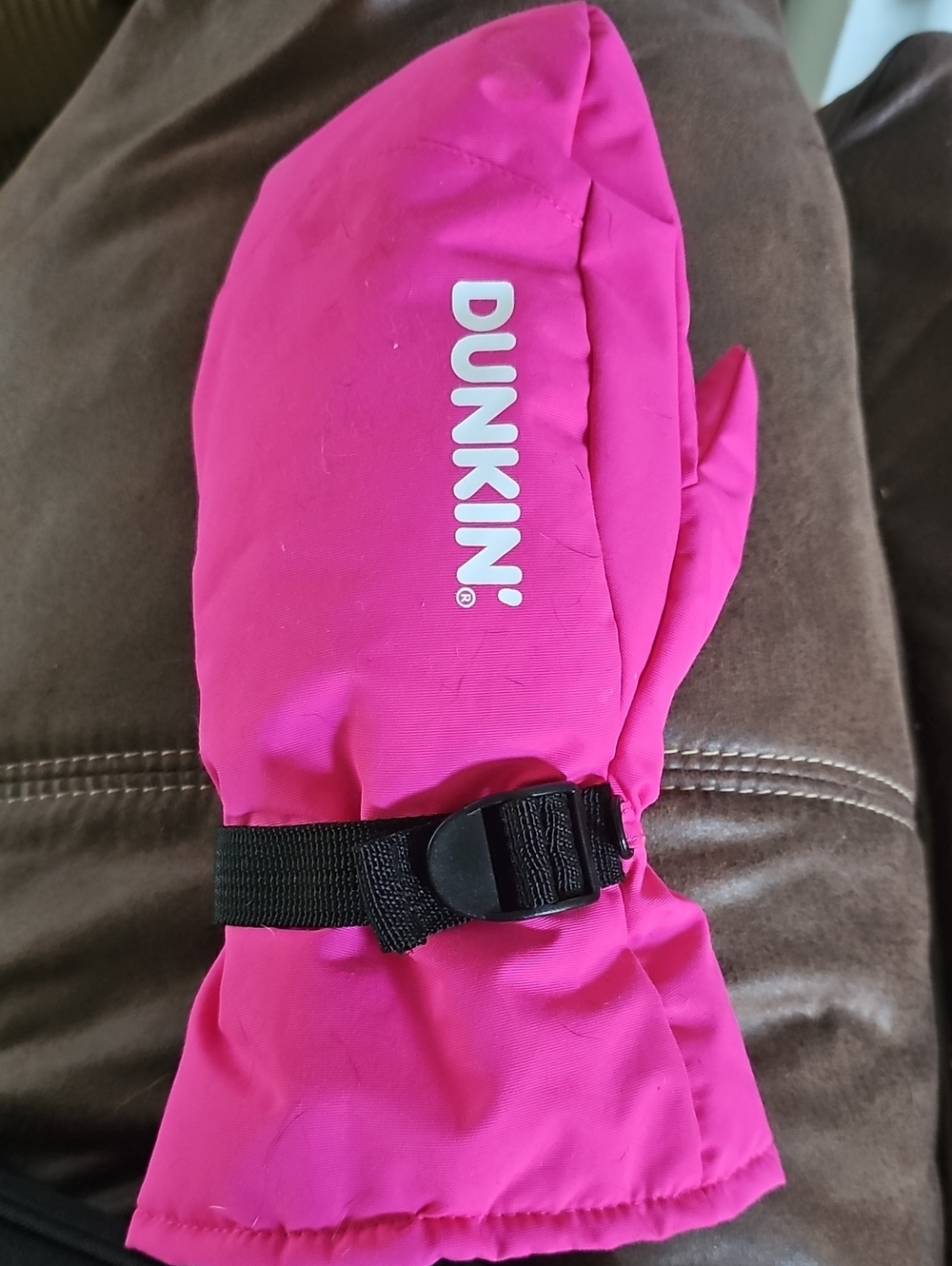 Dunkin Mitten (LIMITED EDITION)